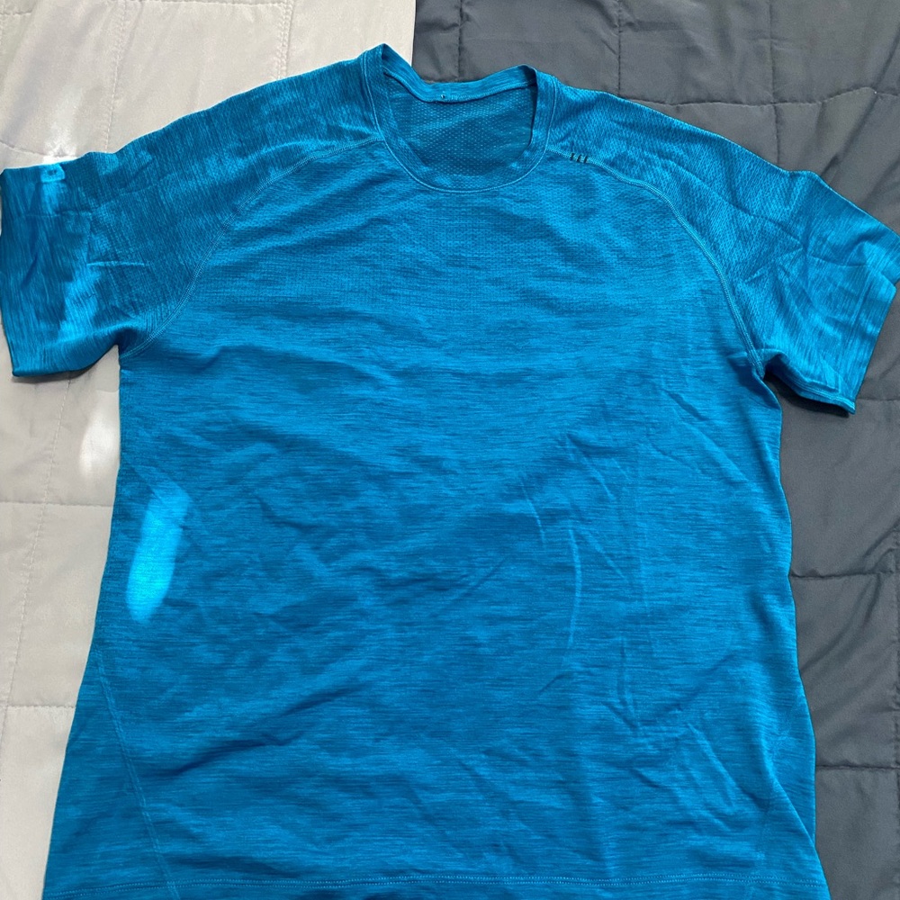 Lululemon men’s shirt